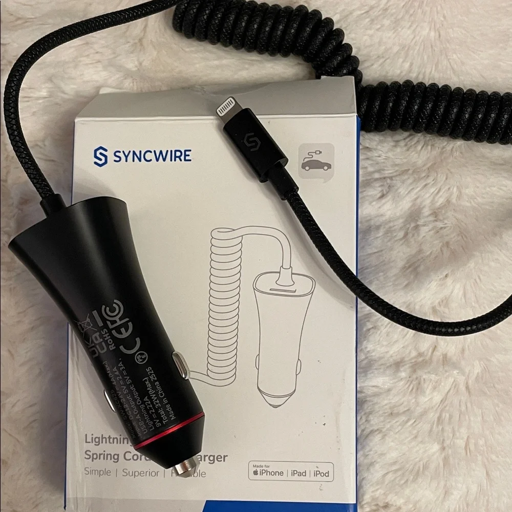 Syncwire Black Lightning Car Charger New In Box iPhone iPad Compatible